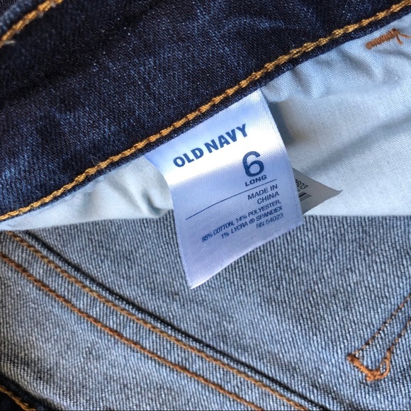 Old Navy Dark Wash Skinny Jeans - Picture 4 of 4